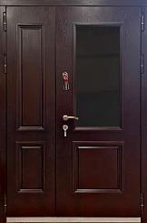 Дверь в коттедж бордового цвета - Изображение